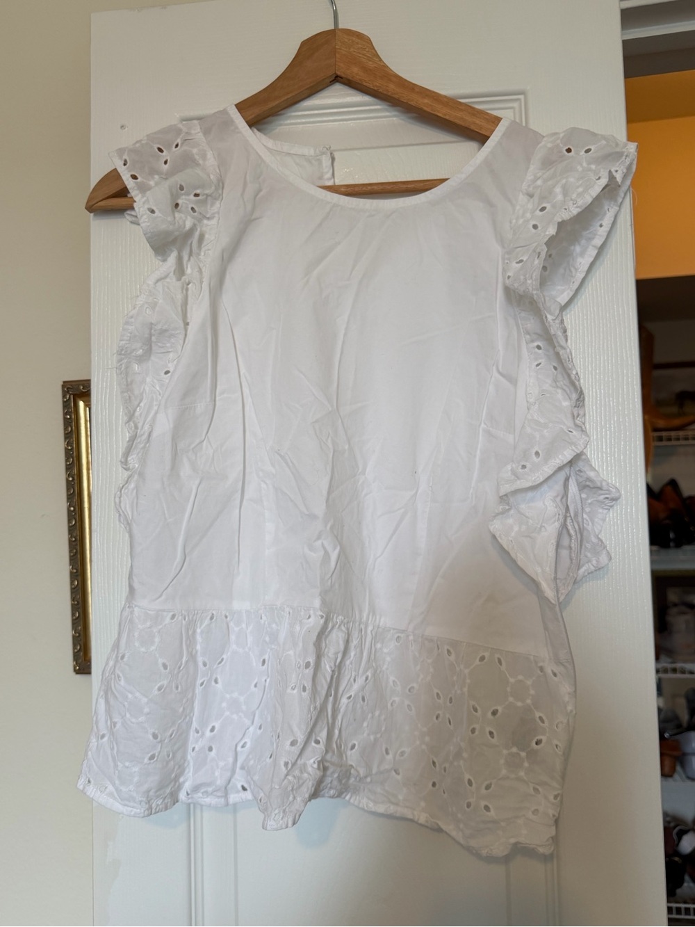 Who What Wear White Eyelet Ruffle Sleeve Blouse